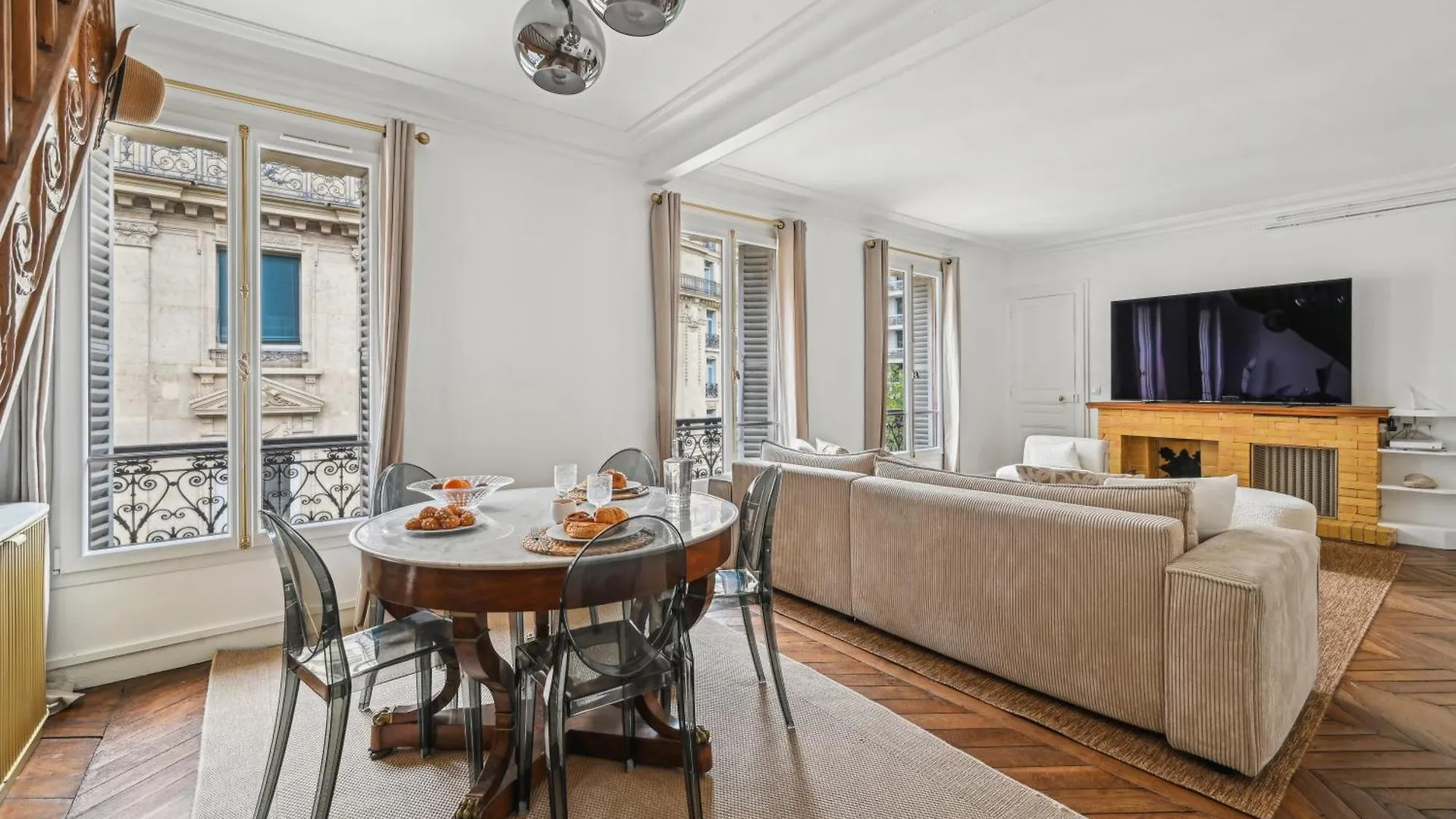 Duplex Avec Billard A Cote De La Tour Eiffel ! Apartment Paris France