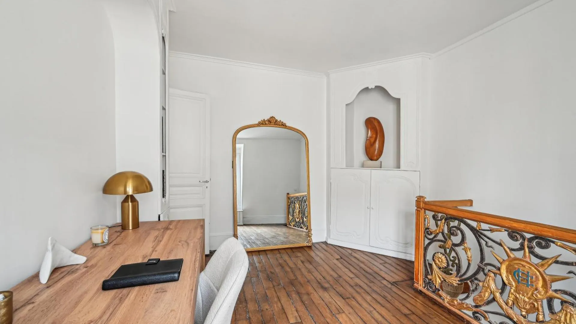 Duplex Avec Billard A Cote De La Tour Eiffel ! Apartment Paris France
